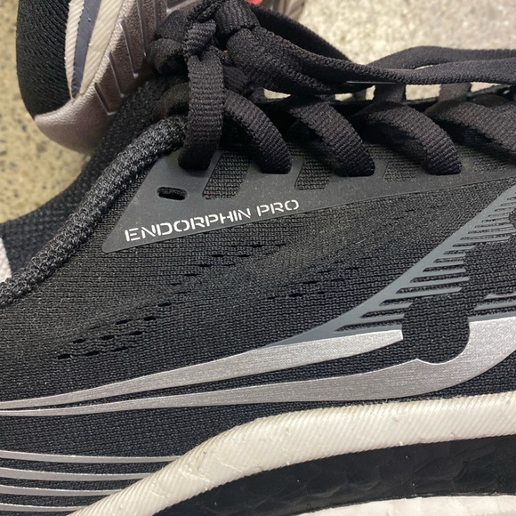 $200 Saucony Endorphin Pro 9.5 running shoes black worn only about 25 miles. - Picture 12 of 12
